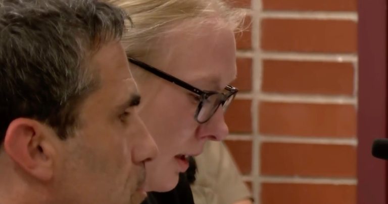 حُكم على التوأم الذي يُزعم أنه حث أخته على السقوط بسبب حادث مميت في عربة الأميش في مينيسوتا، بالسجن لمدة 4 سنوات حُكم على التوأم الذي يُزعم أنه حث أخته على السقوط بسبب حادث مميت في عربة الأميش في مينيسوتا، بالسجن لمدة 4 سنوات