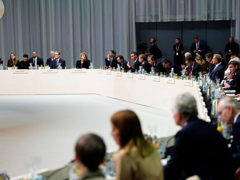 زيلينسكي يدعو أوروبا لمواجهة “التصعيد” الروسي فماذا قال ميرتس وماكرون؟ | أخبار زيلينسكي يدعو أوروبا لمواجهة "التصعيد" الروسي فماذا قال ميرتس وماكرون؟ | أخبار