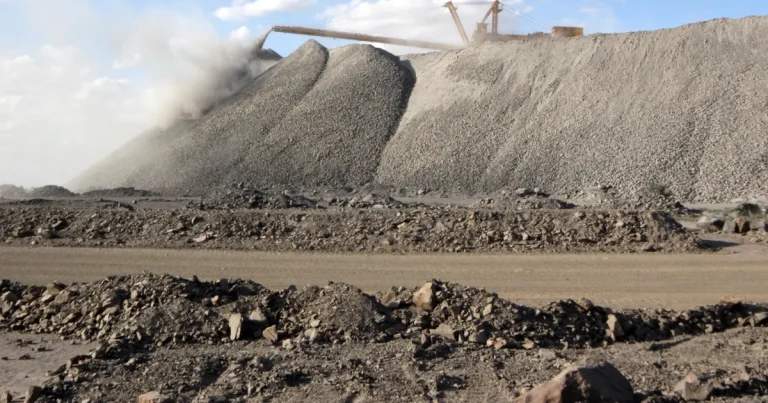 سباق المعادن النادرة.. كيف استغلت الصين غفوة أمريكا منذ 1991 سباق المعادن النادرة.. كيف استغلت الصين غفوة أمريكا منذ 1991