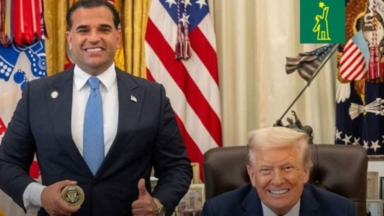 شعار ترامب يصل بغداد.. سافايا: سأجعل العراق عظيما مرة أخرى! شعار ترامب يصل بغداد.. سافايا: سأجعل العراق عظيما مرة أخرى!