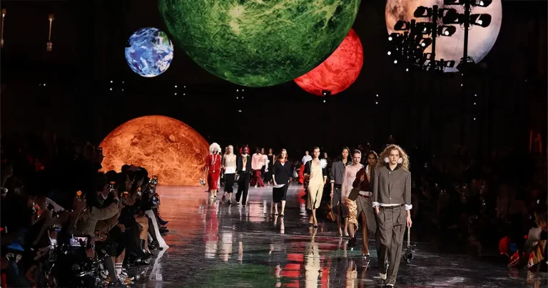 صحوة فلكية: ولادة شانيل من جديد على يد ماثيو بلايزي صحوة فلكية: ولادة شانيل من جديد على يد ماثيو بلايزي