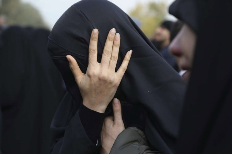 قانون العنف الأسري “يُخيف” أكثر مما يطمئن!.. تصادم النصوص مع طبيعة المجتمع العراقي » وكالة بغداد اليوم الاخبارية قانون العنف الأسري "يُخيف" أكثر مما يطمئن!.. تصادم النصوص مع طبيعة المجتمع العراقي » وكالة بغداد اليوم الاخبارية