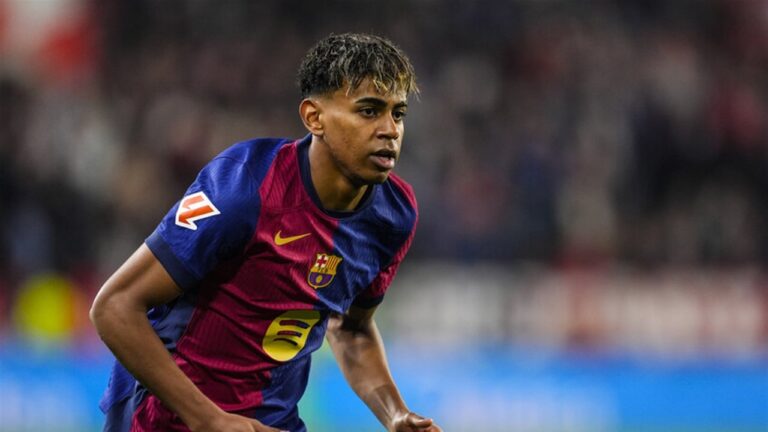 قبل مواجهة اليوم..  يامال يتحدى باريس سان جيرمان بصورة