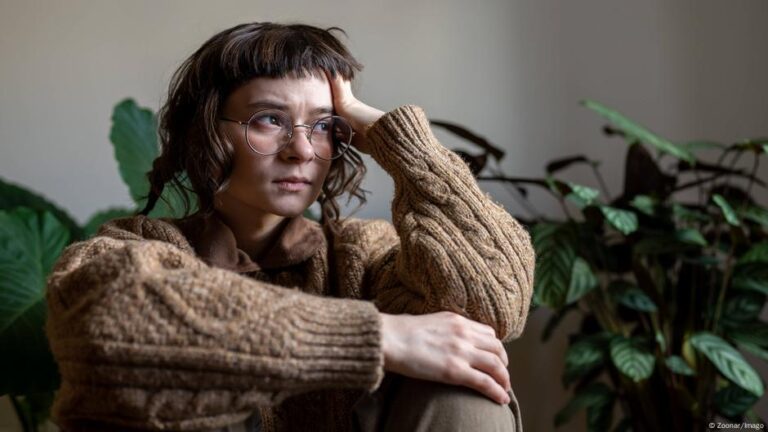 للمرة الأولى… تحديد خلايا دماغية مرتبطة بالاكتئاب – DW – 2025/9/27