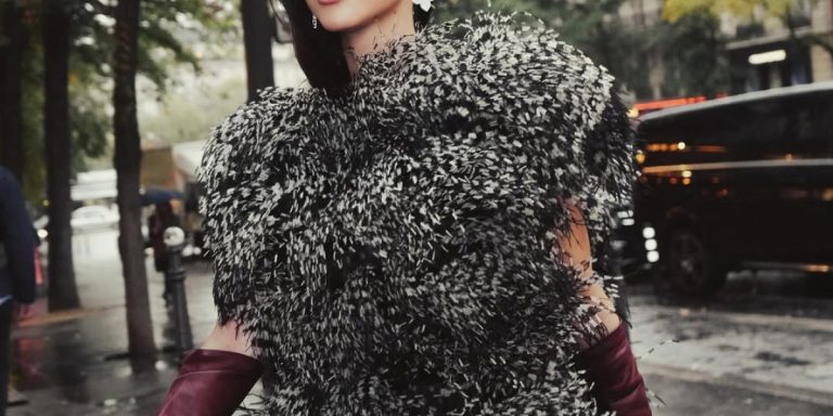 لمسة الأنوثة المترفة..صيحة القفاز تضفي المزيد من الرقي لإطلالات النجمات الأنيقات لمسة الأنوثة المترفة..صيحة القفاز تضفي المزيد من الرقي لإطلالات النجمات الأنيقات