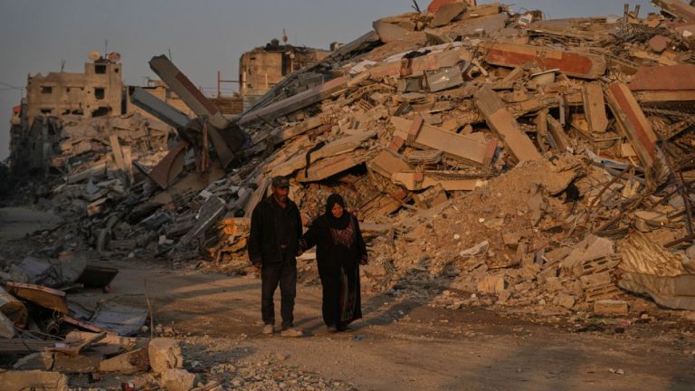 مسيّرات أمريكية تراقب هدنة غزة وفصائل فلسطينية تتفق على تسليم إدارة غزة إلى لجنة من المستقلين مسيّرات أمريكية تراقب هدنة غزة وفصائل فلسطينية تتفق على تسليم إدارة غزة إلى لجنة من المستقلين