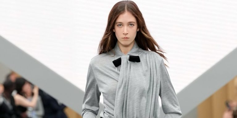 مقارنة بين أسلوب 4 من بنات نجمات هوليوود المراهقات.. إحداهن تختار الإطلالات المريحة وبعضهن فضلن الاستايل الجريء مقارنة بين أسلوب 4 من بنات نجمات هوليوود المراهقات.. إحداهن تختار الإطلالات المريحة وبعضهن فضلن الاستايل الجريء