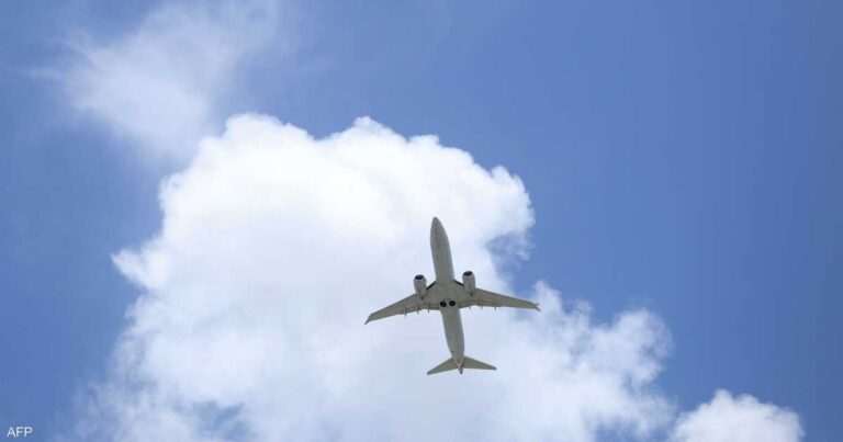 هبوط اضطراري لطائرة متجهة إلى مصر بسبب امرأة “مخمورة” هبوط اضطراري لطائرة متجهة إلى مصر بسبب امرأة "مخمورة"