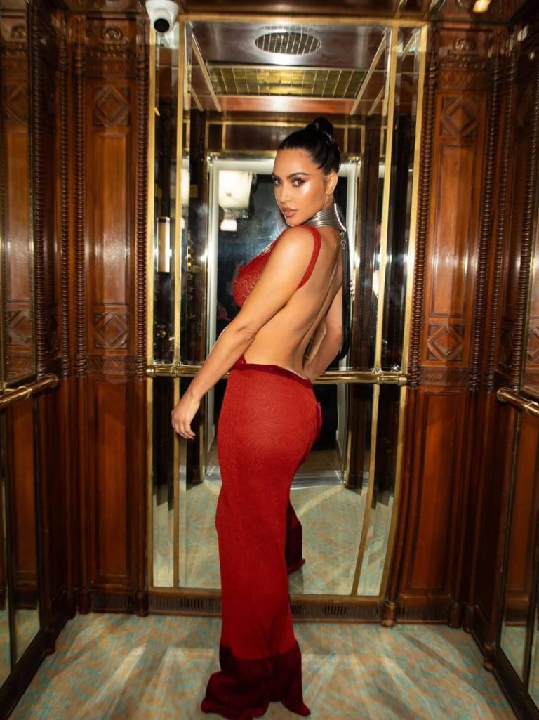 إطلالات النجوم
                        كيم كارداشيان تواصل ارتداء فساتين ديور بتصميم جون غاليانو 
                        
                            16 تشرين الثاني 2025