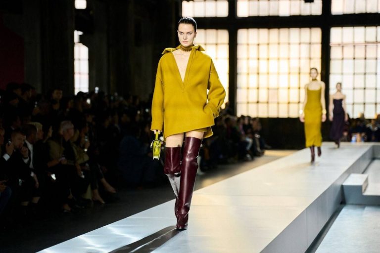 إطلالات النجوم
                        موضة الـ Collant المرتبط بالبوت: صيحة تبرز بقوة في ساحة الموضة
                        
                            26 تشرين الثاني 2025