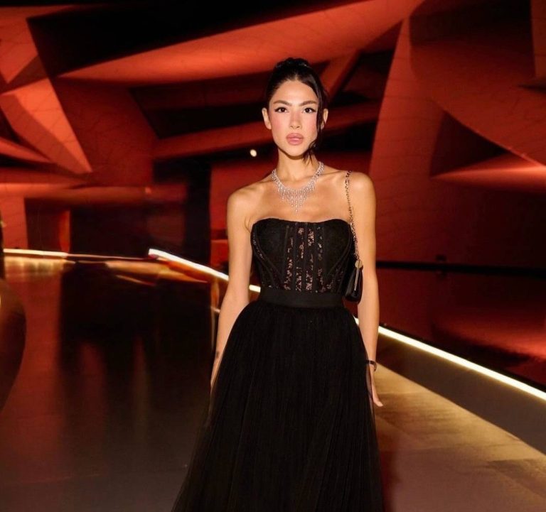 إطلالات النجوم
                        هدى المفتي تتألق بفستان أسود بدانتيل ناعم 
                        
                            24 تشرين الثاني 2025