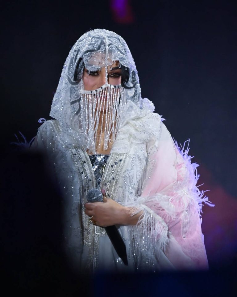 إطلالات النجوم
                        هيفاء وهبي بالبرقع وأجواء التراث السعودي في الرياض
                        
                            22 تشرين الثاني 2025