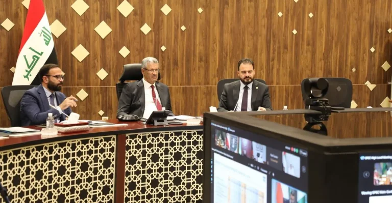 النفط العراقية تعلن 8 قرارات في اجتماعات “أوبك” النفط العراقية تعلن 8 قرارات في اجتماعات "أوبك"