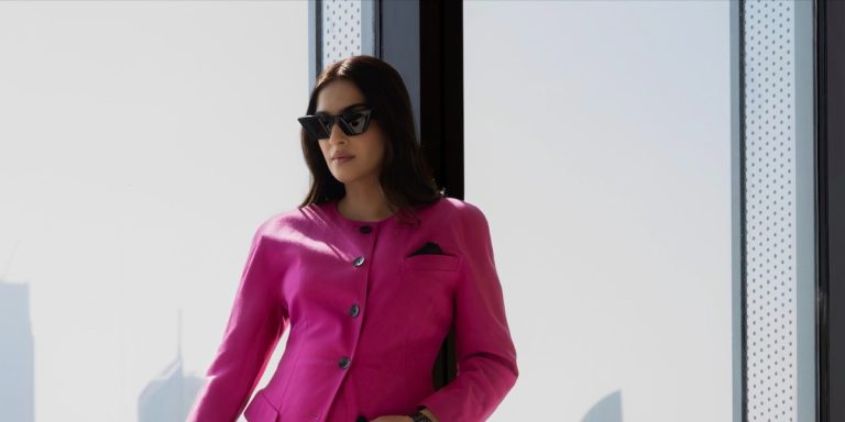 سونام كابور تعلن حملها بطفلها الثاني وهذه اختياراتنا لأجمل إطلالاتها احتفالًا بالمناسبة السعيدة.. بالصور