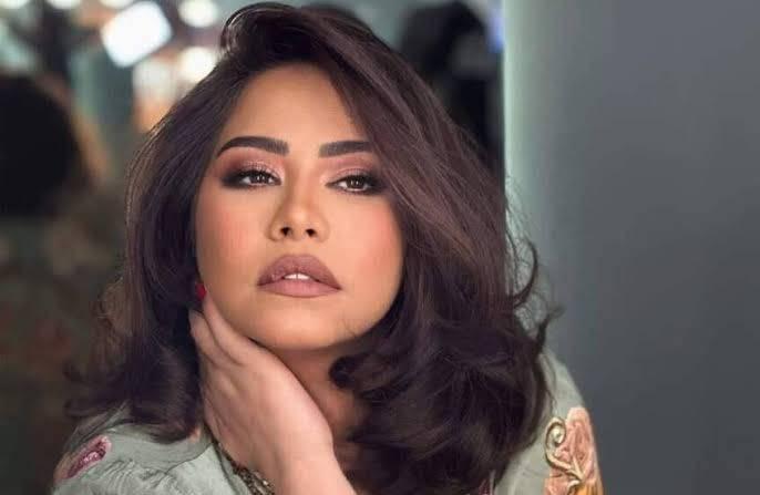 شيرين عبدالوهاب تحت الأضواء: تغريدة تفتح ملف معاناتها النفسية شيرين عبدالوهاب تحت الأضواء: تغريدة تفتح ملف معاناتها النفسية