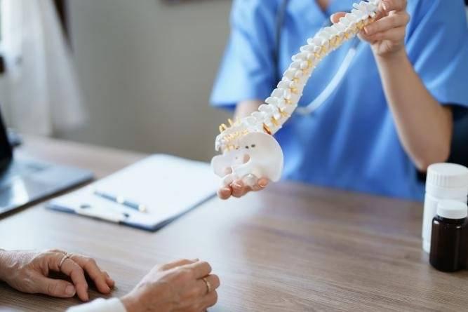 علاج كسور العمود الفقري بالخلايا الجذعية الدهنية علاج كسور العمود الفقري بالخلايا الجذعية الدهنية