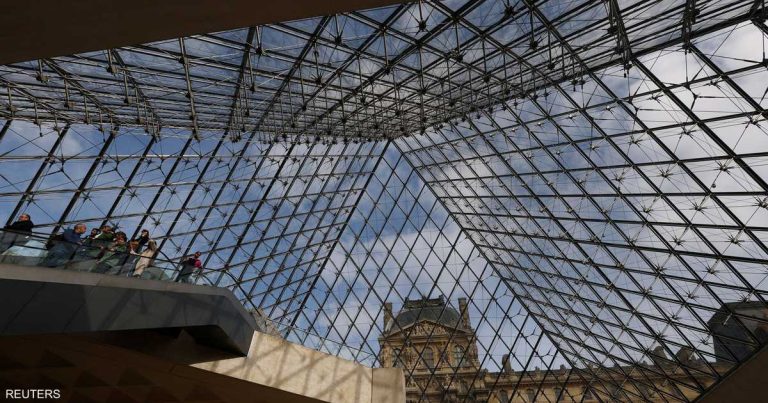 فرنسا.. كشف تفاصيل جديدة بشأن منفذي سرقة اللوفر فرنسا.. كشف تفاصيل جديدة بشأن منفذي سرقة اللوفر