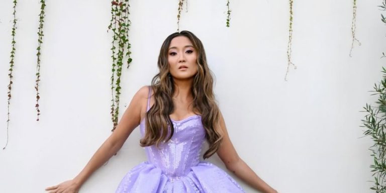 في انتظار ظهورها المبهر في “Emily in Paris 5”.. آشلي بارك أنيقة على الدوام وشغفها بالموضة يتخطى الشاشة في انتظار ظهورها المبهر في "Emily in Paris 5".. آشلي بارك أنيقة على الدوام وشغفها بالموضة يتخطى الشاشة