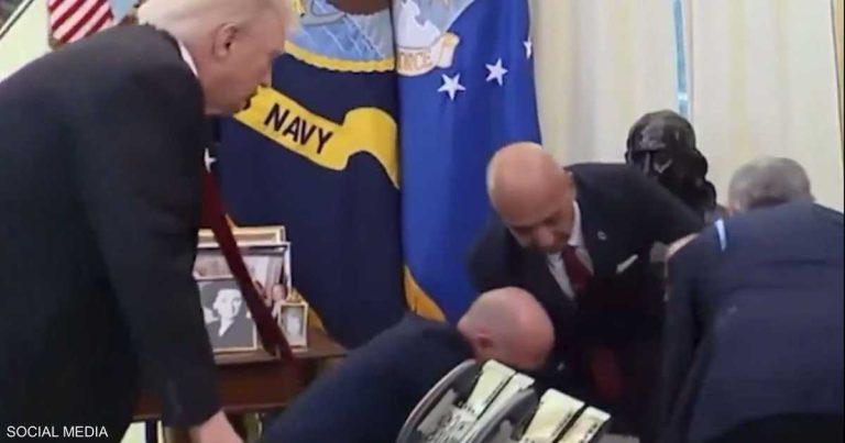 فيديو.. حالة إغماء تربك مؤتمرا صحفيا لترامب فيديو.. حالة إغماء تربك مؤتمرا صحفيا لترامب