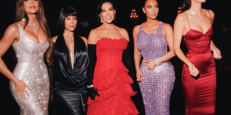 كريس جينر تزداد تألقا مع تقدمها في العمر..كيف أبرزت أناقتها الخالدة بين النجمات وبناتها في حفل عيد ميلادها الـ70؟