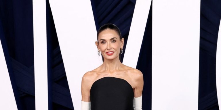 ميس راتشيل تنافس النجمات في Glamour Women of the Year بفستان مزين برسومات الأطفال.. نظرة على أجمل الإطلالات بالحفل