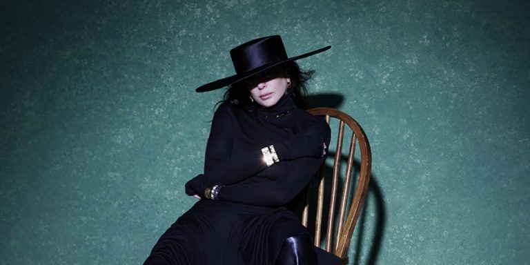 نادين لبكي نجمة عدد نوفمبر لمجلة "هي".. الأسود يروي قصة أناقتها بلغة إبداعية