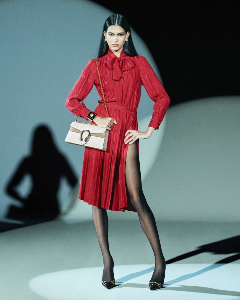 أزياء
تألقي بمجموعة GUCCI الأنيقة.. فخامة الألوان والتصاميم
23 كانون الأول 2025 أزياء
تألقي بمجموعة GUCCI الأنيقة.. فخامة الألوان والتصاميم
23 كانون الأول 2025