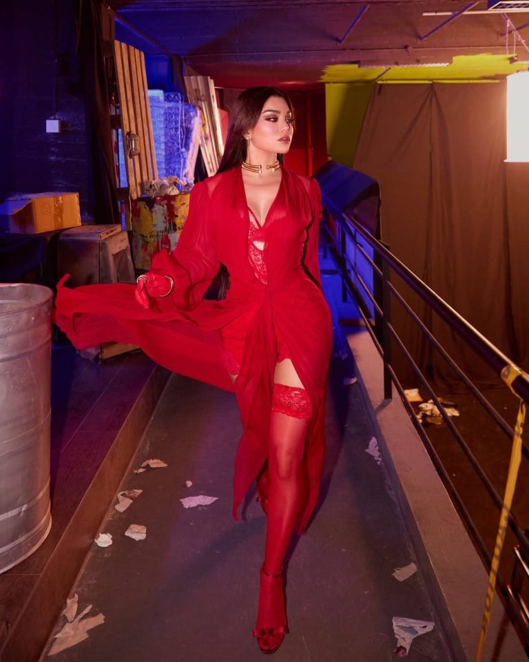 إطلالات النجوم
هيفاء وهبي تعيد تعريف الجرأة بإطلالة حمراء لافتة
17 كانون الأول 2025 إطلالات النجوم
هيفاء وهبي تعيد تعريف الجرأة بإطلالة حمراء لافتة
17 كانون الأول 2025