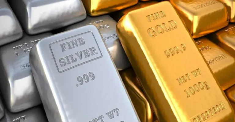 الذهب يسجّل أعلى أسعاره تاريخياً.. والفضة تتسيّد أرباح العام الذهب يسجّل أعلى أسعاره تاريخياً.. والفضة تتسيّد أرباح العام