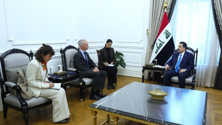 السوداني لسفير ألمانيا: العراق ملتزم بمواصلة تعزيز الشراكة مع برلين السوداني لسفير ألمانيا: العراق ملتزم بمواصلة تعزيز الشراكة مع برلين