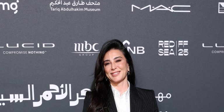 النجمات في جلساتهن الحوارية بمهرجان البحر الأحمر.. تصريحات ملهمة وأناقة رسمية فخمة تناسب الحدث النجمات في جلساتهن الحوارية بمهرجان البحر الأحمر.. تصريحات ملهمة وأناقة رسمية فخمة تناسب الحدث