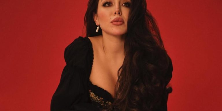 تجمع بين الطابع الكلاسيكي والعصري بنمط جريء.. اكتشفوا معنا أسلوب أناقة هيا مرعشلي تجمع بين الطابع الكلاسيكي والعصري بنمط جريء.. اكتشفوا معنا أسلوب أناقة هيا مرعشلي