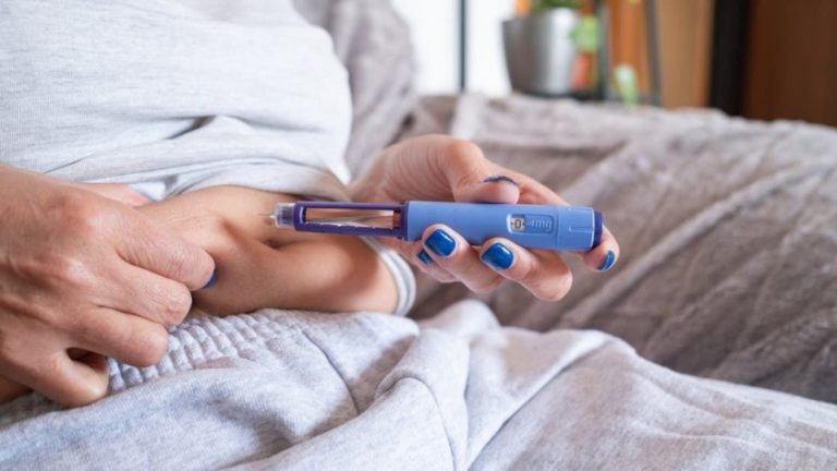 خبراء يحذرون من مخاطر حقن إنقاص الوزن على الكتلة العضلية وتسريع الشيخوخة » وكالة بغداد اليوم الاخبارية خبراء يحذرون من مخاطر حقن إنقاص الوزن على الكتلة العضلية وتسريع الشيخوخة » وكالة بغداد اليوم الاخبارية