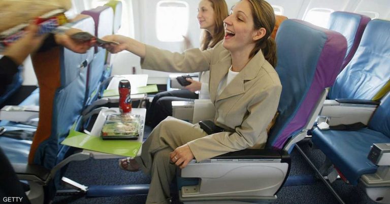 طبيب يكشف أهم نصيحة لتجنب المرض على متن الطائرة طبيب يكشف أهم نصيحة لتجنب المرض على متن الطائرة