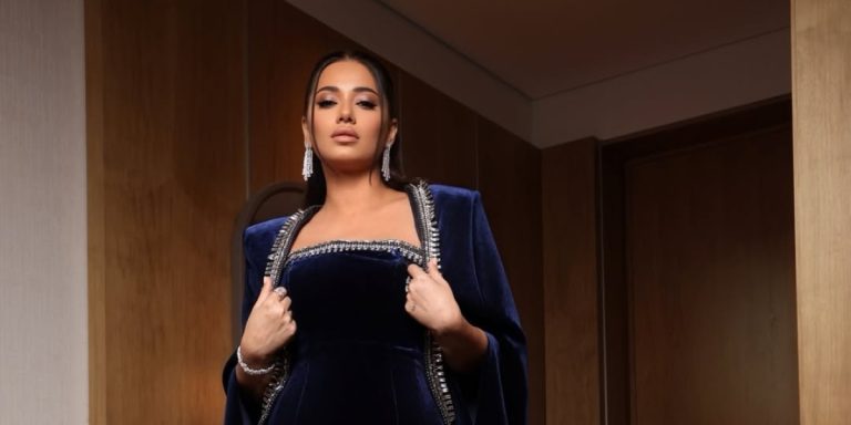 فستان الكاب لإطلالة ملكية في المناسبات وبألوان راقية من وحي النجمات.. بالصور