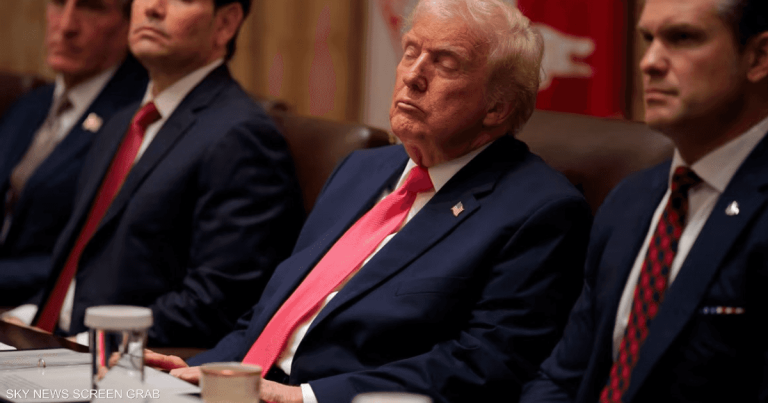 فيديو لترامب “يغفو” في اجتماع حكومي.. والبيت الأبيض يوضح فيديو لترامب "يغفو" في اجتماع حكومي.. والبيت الأبيض يوضح