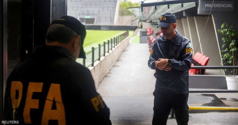 مداهمة مقر اتحاد الكرة الأرجنتيني في تحقيقات “غسيل أموال” مداهمة مقر اتحاد الكرة الأرجنتيني في تحقيقات "غسيل أموال"