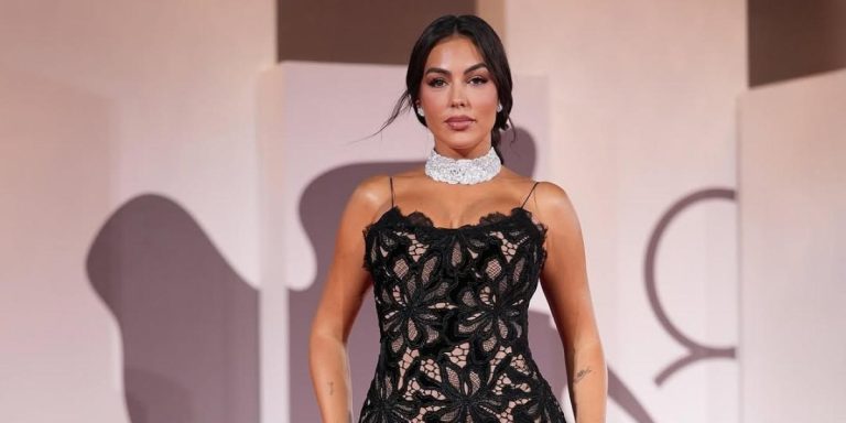 من فينيسيا إلى باريس… هكذا رسمت جورجينا رودريغيز ملامح أناقتها في 2025