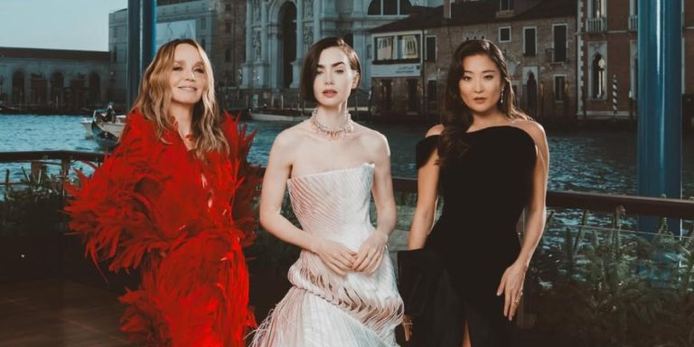 نجمات مسلسل “Emily in Paris” في تحدي الأناقة المبتكرة.. من التي تستهويك بأسلوبها؟ نجمات مسلسل "Emily in Paris" في تحدي الأناقة المبتكرة.. من التي تستهويك بأسلوبها؟