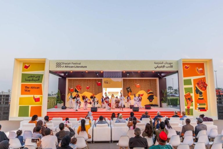 11 ألف زائر لمهرجان الشارقة للأدب الإفريقي 11 ألف زائر لمهرجان الشارقة للأدب الإفريقي