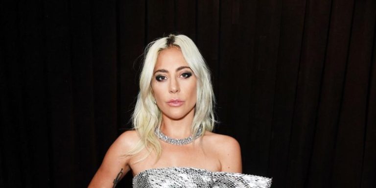 7 نجمات يتنافسن في الفئات المختلفة والإطلالات أيضًا.. القوا نظرة على أزيائهن في حفلات Grammy السابقة 7 نجمات يتنافسن في الفئات المختلفة والإطلالات أيضًا.. القوا نظرة على أزيائهن في حفلات Grammy السابقة