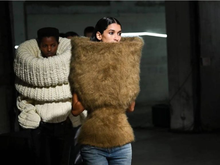 أزياء
                        الصوف يتصدّر موضة شتاء 2026 بأسلوب متجدّد
                        
                            06 كانون الثاني 2026