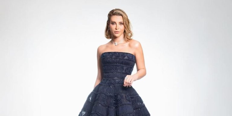 أناقة مستوحاة من عالم الأميرات.. الفساتين المنفوشة تتصدر مشهد أناقة النجمات هذا الموسم أناقة مستوحاة من عالم الأميرات.. الفساتين المنفوشة تتصدر مشهد أناقة النجمات هذا الموسم