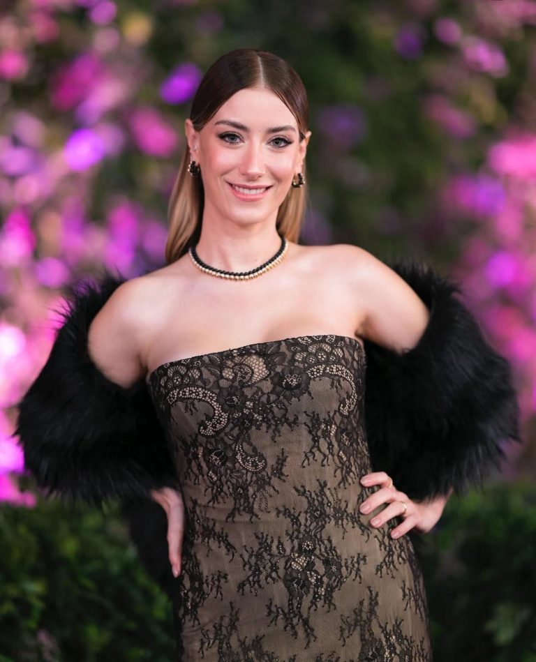 إطلالات النجوم
                        العودة القوية للفرو: كيف تتألق النجمات بهذه القطعة الشتوية!
                        
                            21 كانون الثاني 2026