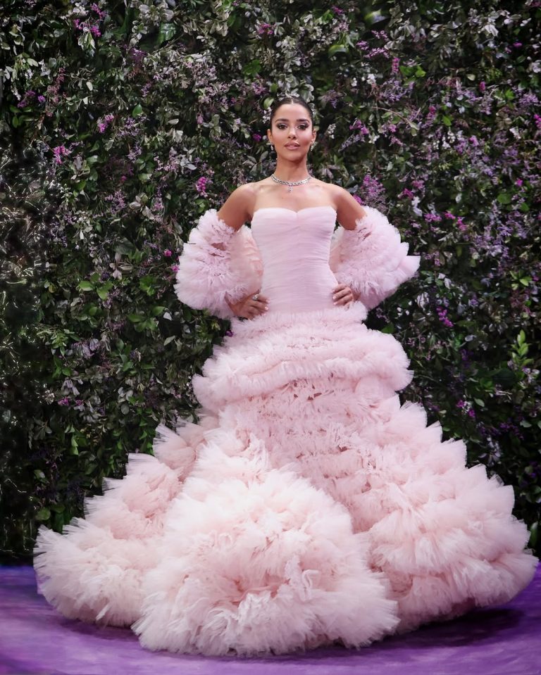 إطلالات النجوم
بلقيس فتحي كالأميرات بفستان وردي ساحر
18 كانون الثاني 2026 إطلالات النجوم
بلقيس فتحي كالأميرات بفستان وردي ساحر
18 كانون الثاني 2026