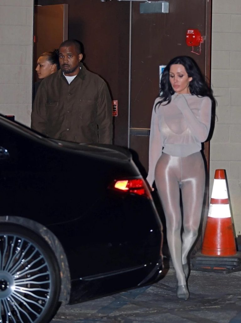 إطلالات النجوم
                        بيانكا سينسوري تواصل جرأتها بإطلالة جديدة... ليلة سينمائية مع كانييه ويست
                        
                            25 كانون الثاني 2026