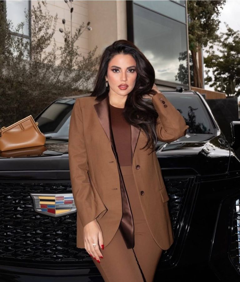 إطلالات النجوم
                        درة تضج أناقة بالبدلة النسائية الكلاسيكية
                        
                            04 كانون الثاني 2026