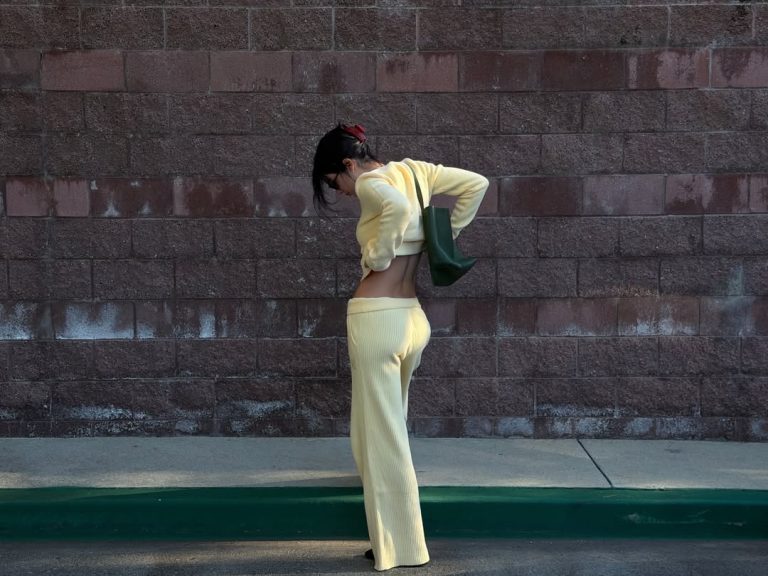 إطلالات النجوم
                        كيندال جينر تستعرض عضلات بطنها بمجموعة منزلية بلون أصفر زبدي فاتح 
                        
                            16 كانون الثاني 2026