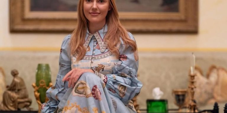 إطلالات نهارية بلمسة شرقية من خزانة مريم أوزرلي تجمع الراحة والأناقة.. بالصور إطلالات نهارية بلمسة شرقية من خزانة مريم أوزرلي تجمع الراحة والأناقة.. بالصور