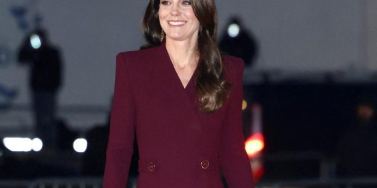 اللون البرغندي يرسم أناقة كيت ميدلتون تزامنًا مع عيد ميلادها الـ44.. إليكم تنسيقات لافتة من خزانة أميرة ويلز